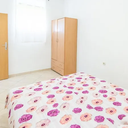 House Lanterna Tkon