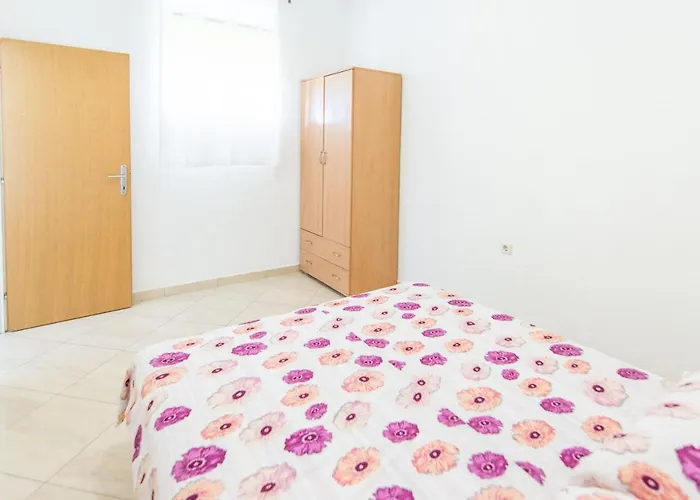 House Lanterna Tkon