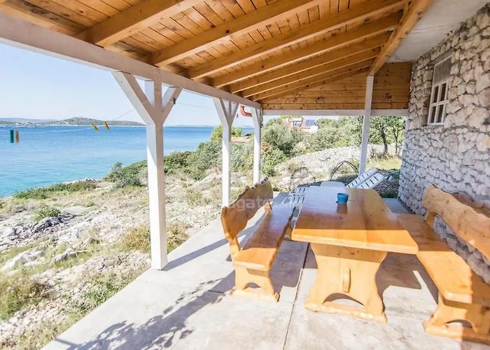 Nyaraló House Lanterna Tkon